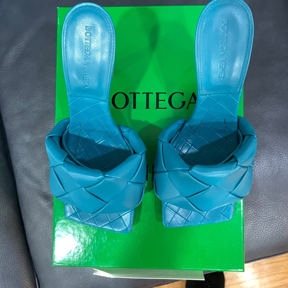 Bottega Veneta Blue Heels